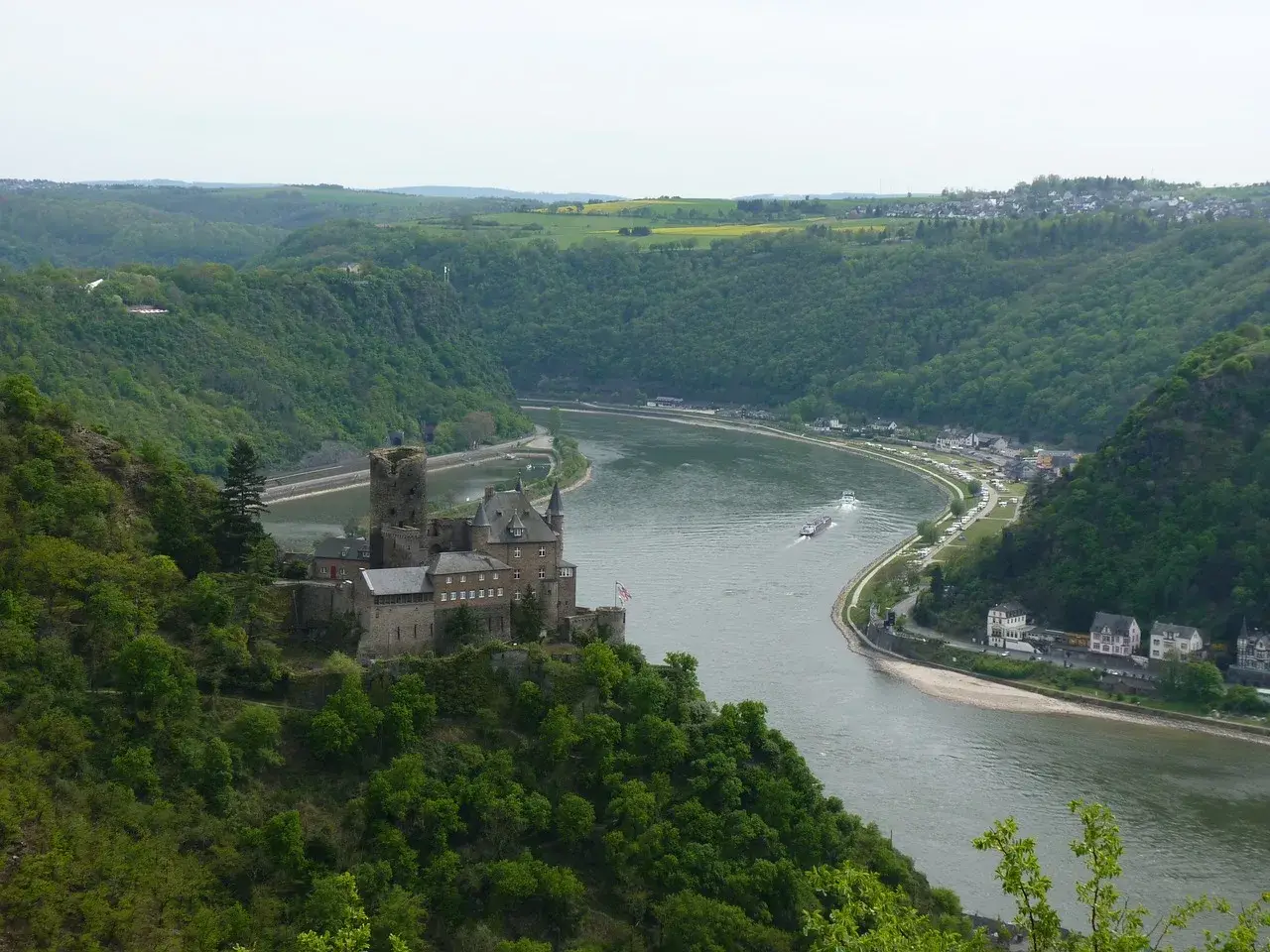 Loreley und Mittelrhein aus der Luft